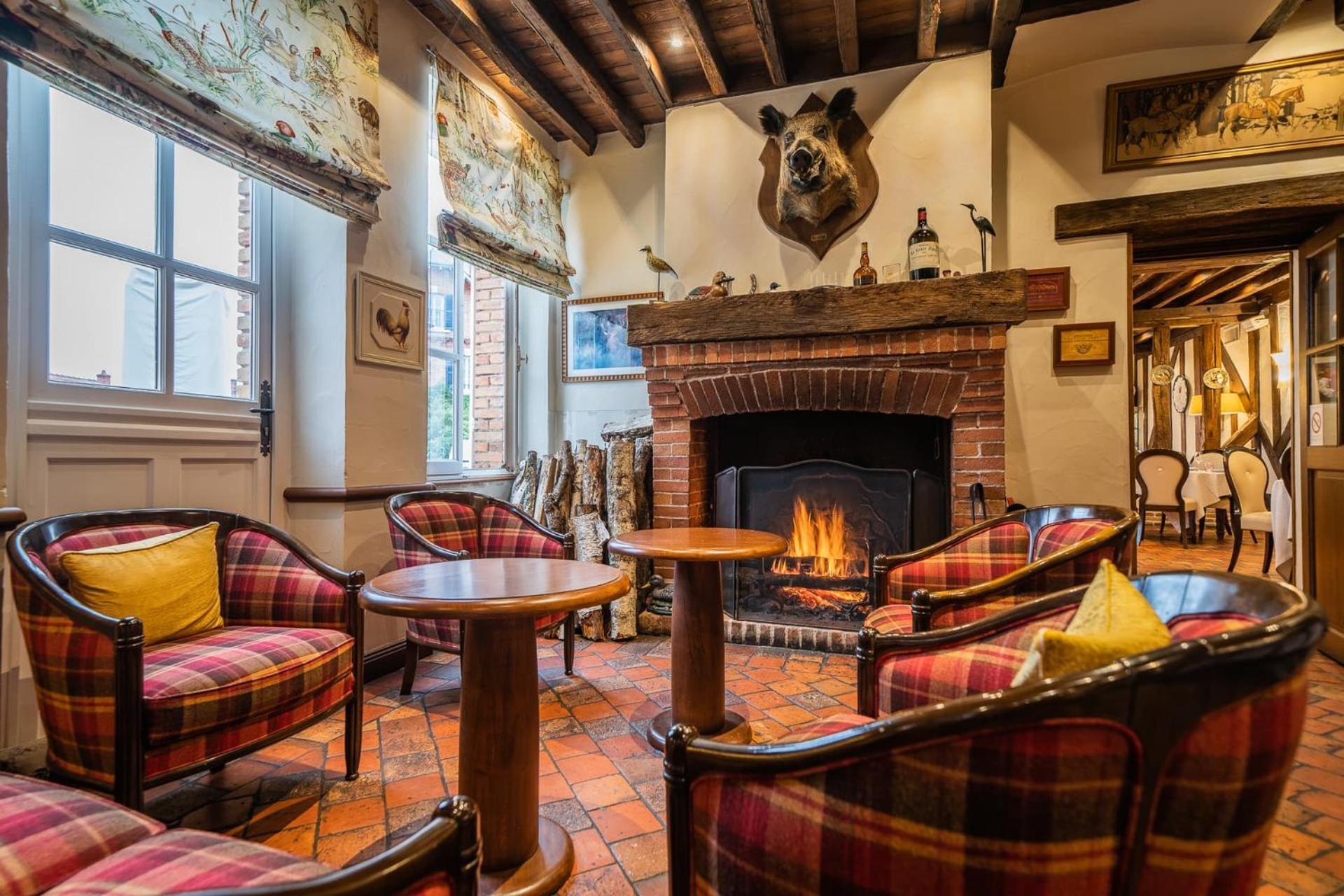 Auberge du Cheval Blanc Yvoy-le-Marron Buitenkant foto