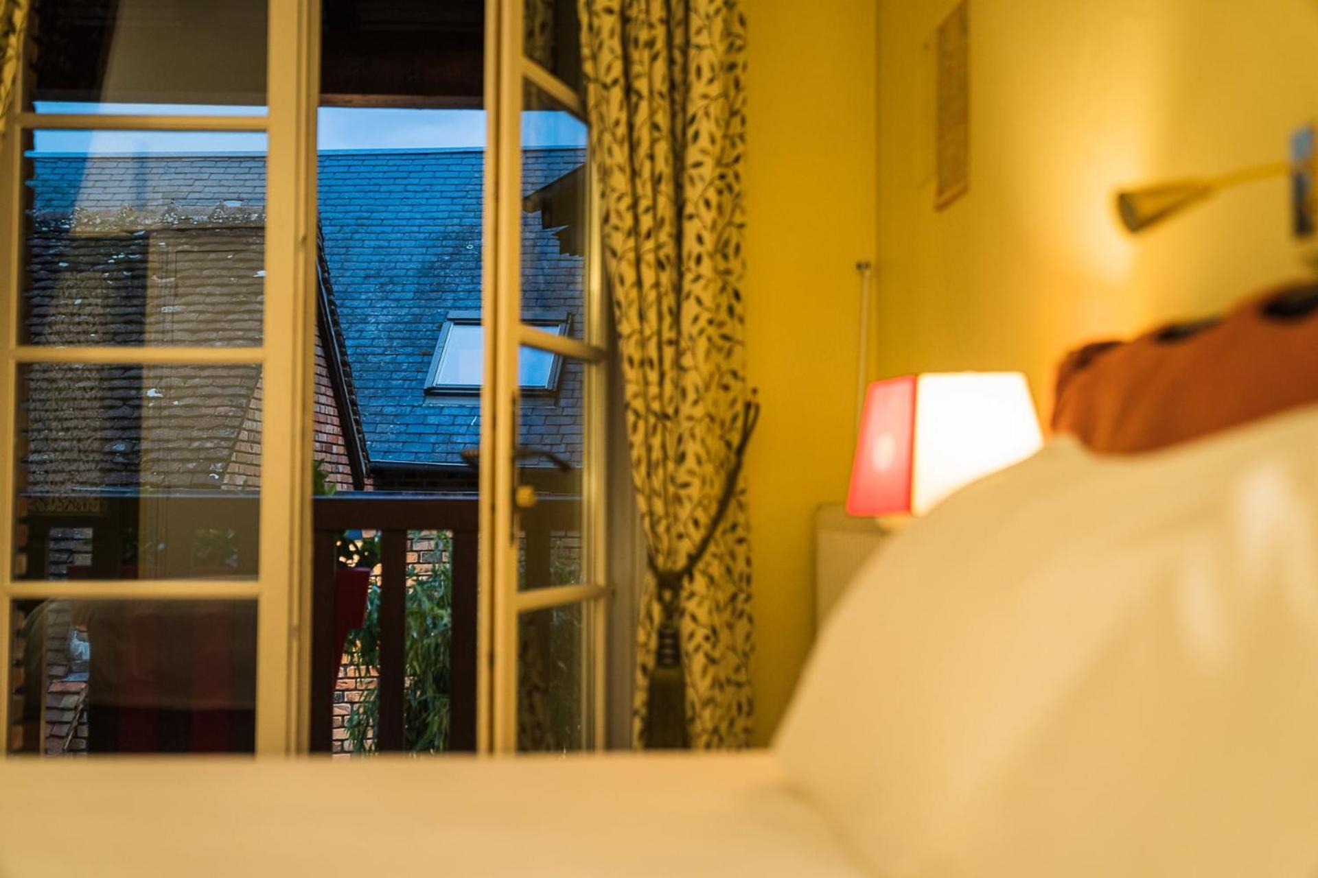 Auberge du Cheval Blanc Yvoy-le-Marron Buitenkant foto