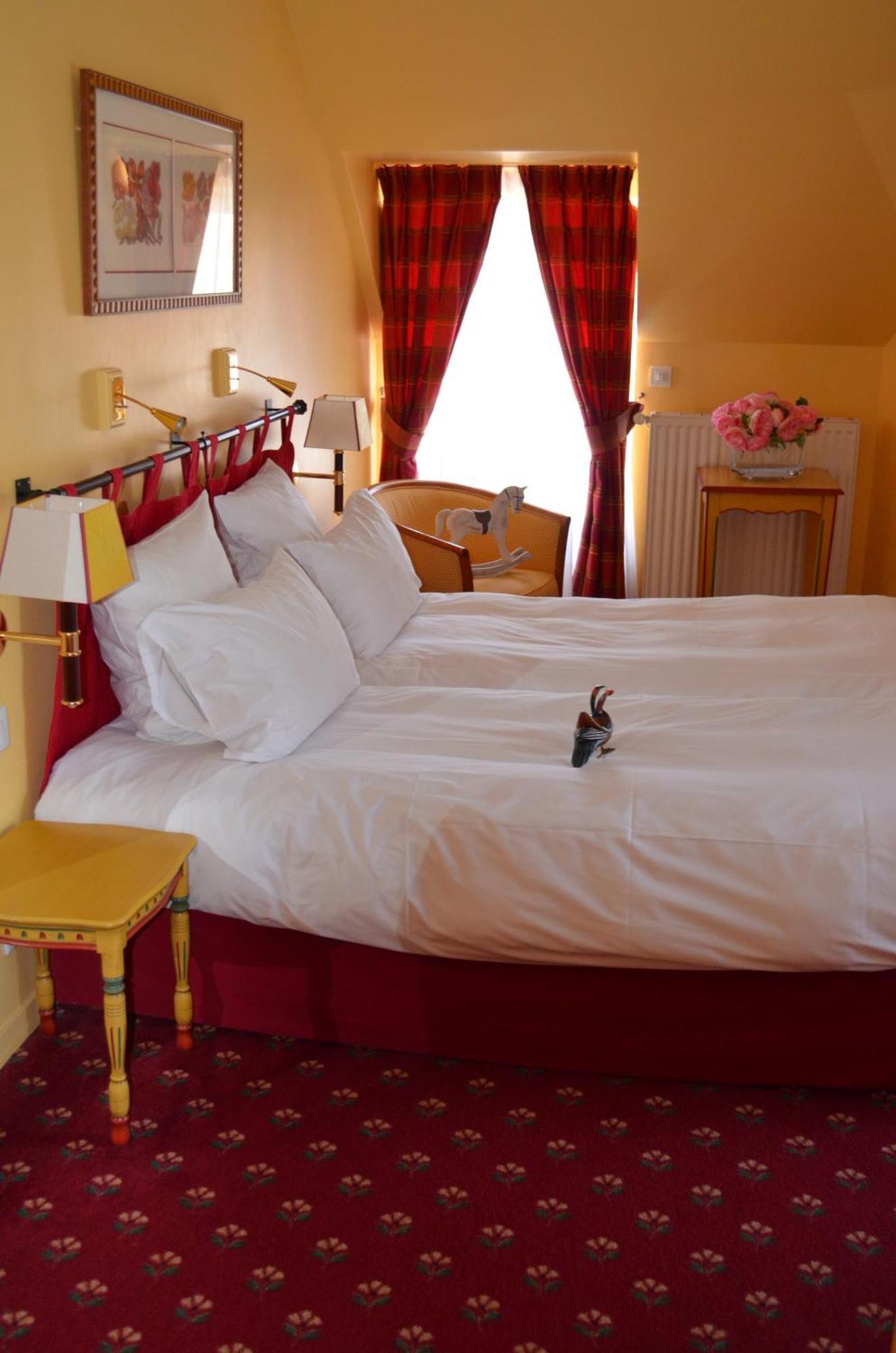 Auberge du Cheval Blanc Yvoy-le-Marron Buitenkant foto