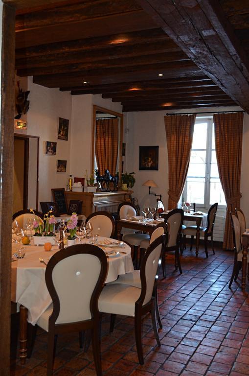 Auberge du Cheval Blanc Yvoy-le-Marron Buitenkant foto